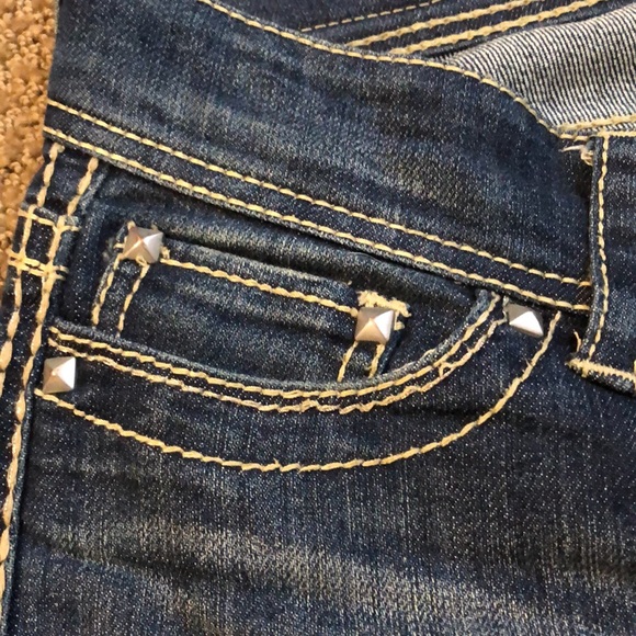 Day Trip Leo Boot Cut Jeans - Picture 4 of 15